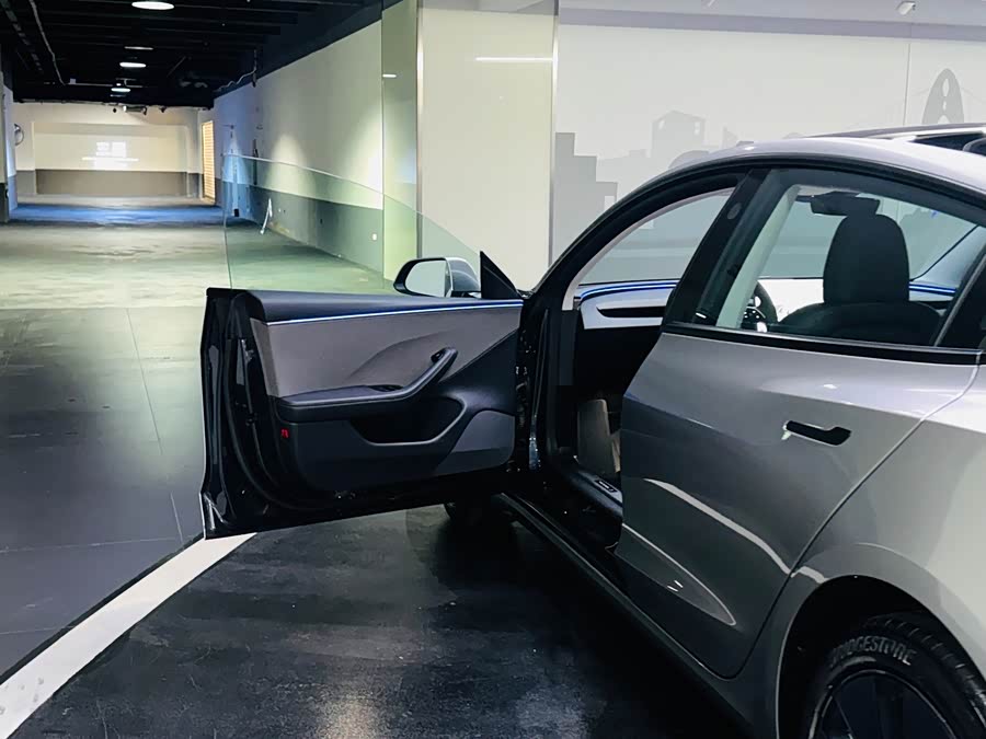 特斯拉 Model 3 2025 汽车图片 #12