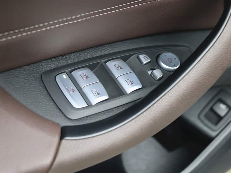 BMW X1 2023 immagine di auto #12