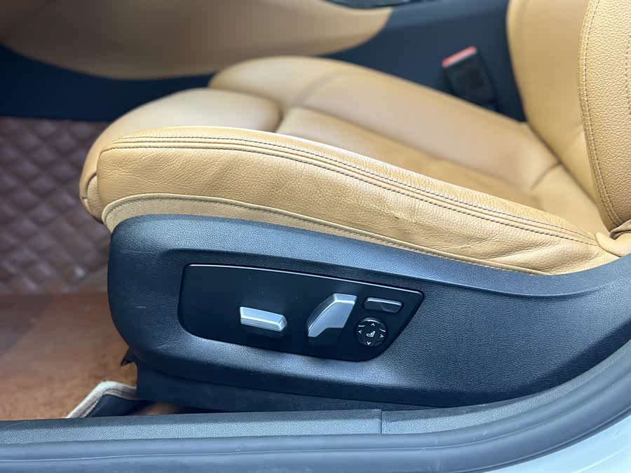 BMW 6 Series GT 2022 immagine di auto #12