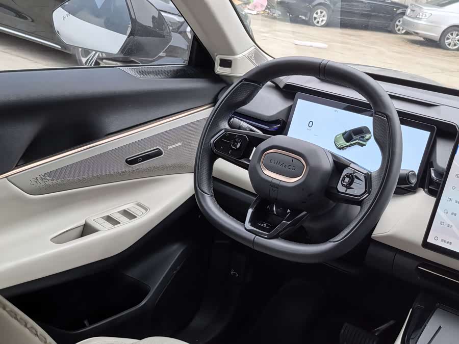 Lynk & Co 08 EM-P 2023 car image #12