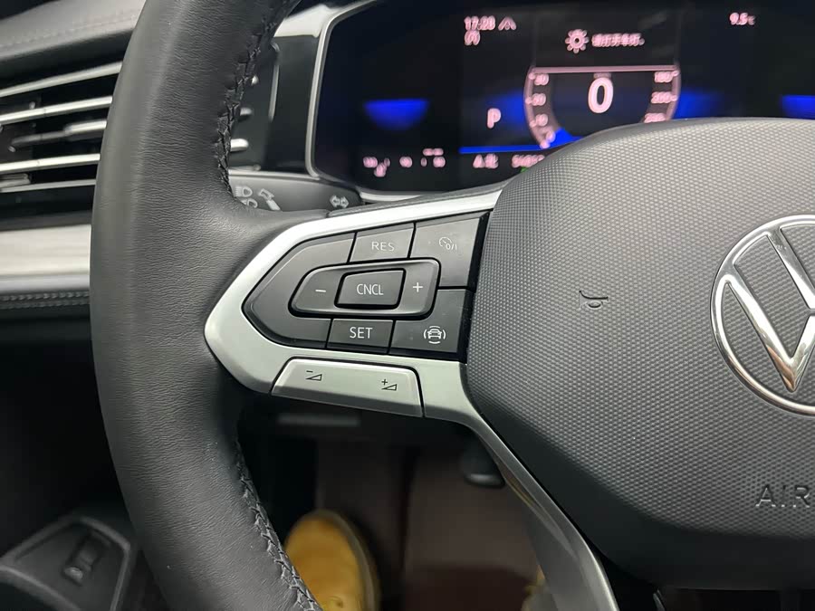 Volkswagen Sagitar 2023 car image #12