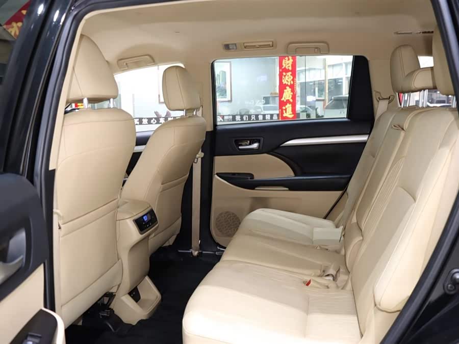 Toyota Highlander 2021 car image #12