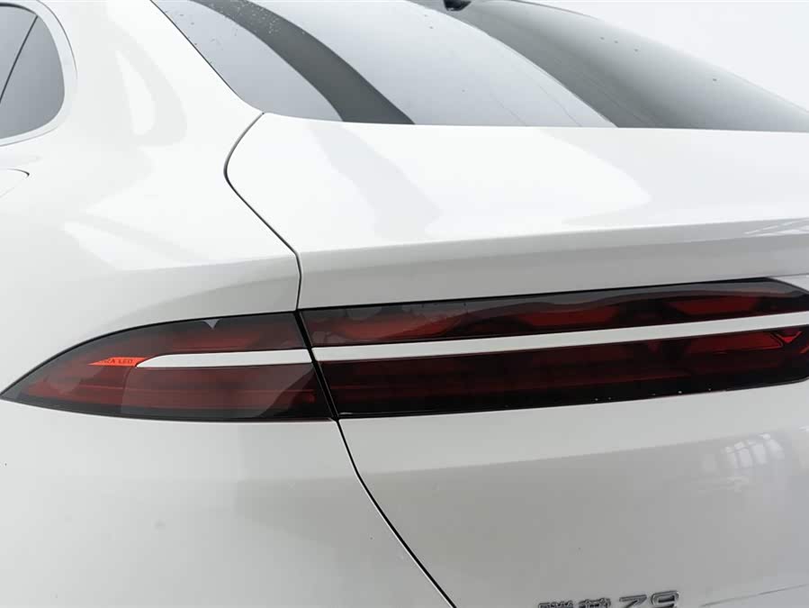 Denza Z9 2024 car image #12