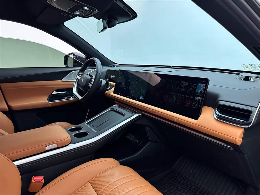 Xpeng G9 2024 car image #12