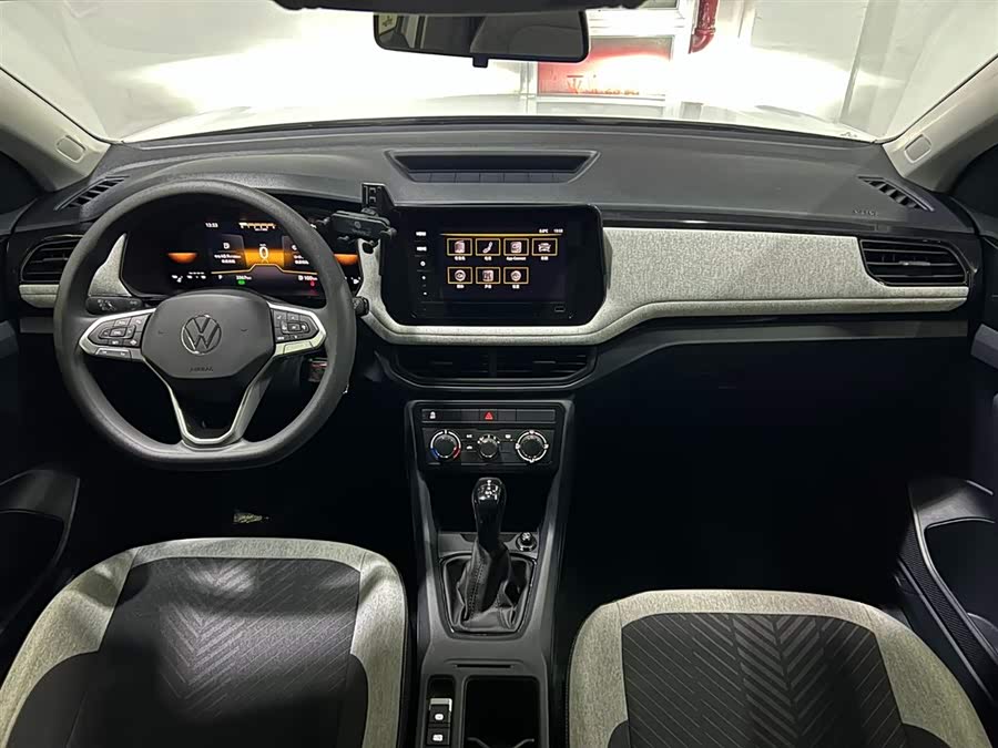Volkswagen Tharu 2025 car image #12