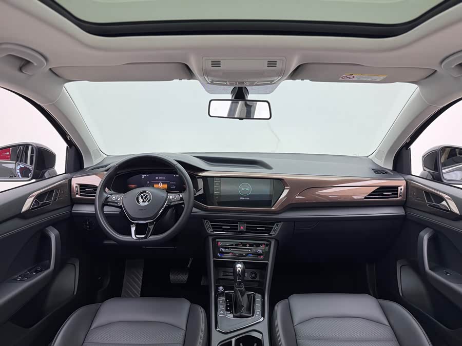 Volkswagen Tharu 2022 car image #12