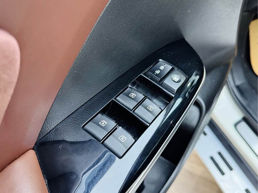 GAC Trumpchi GS8 2017 car image #12