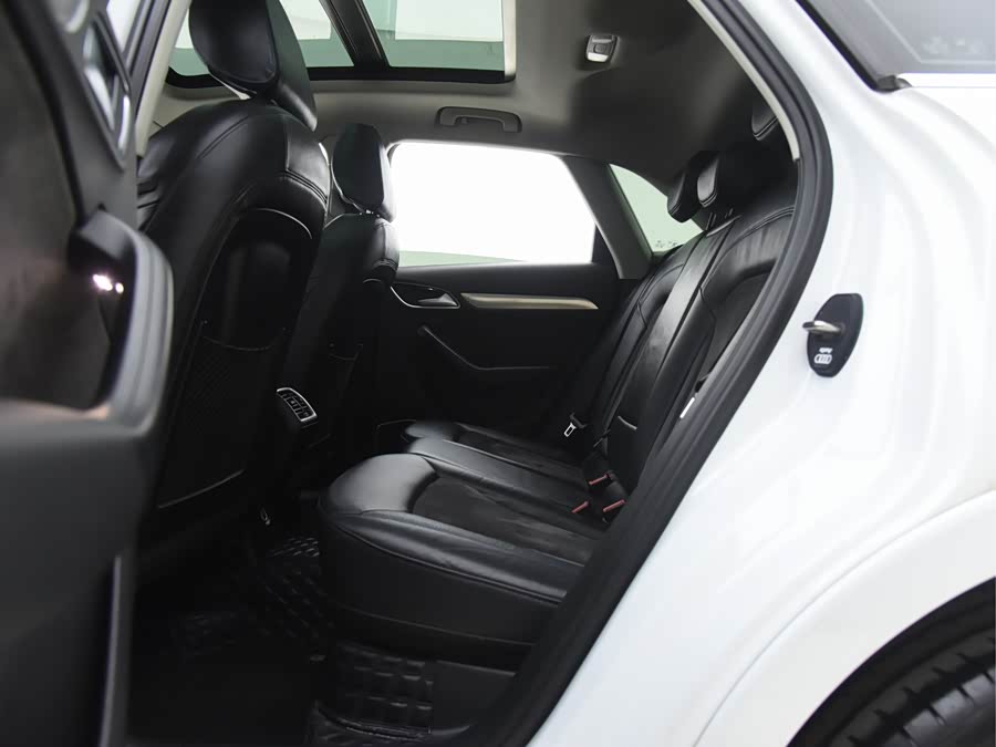 Audi Q3 2018 #12 Audi Q3 2018 car image #12