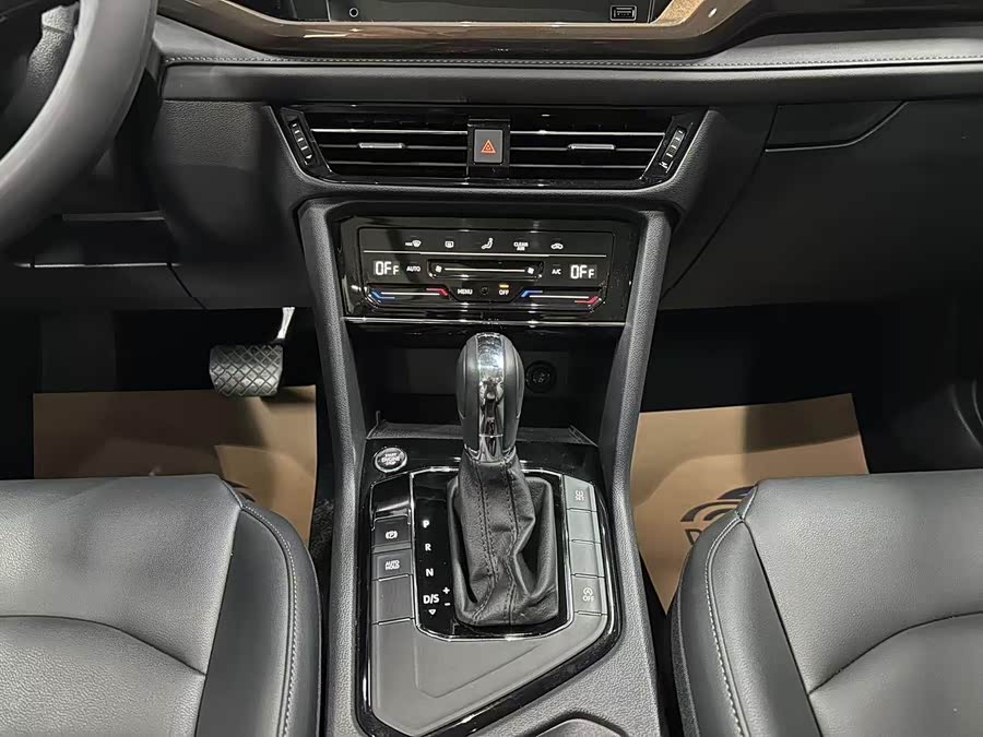Volkswagen Tharu 2021 car image #12
