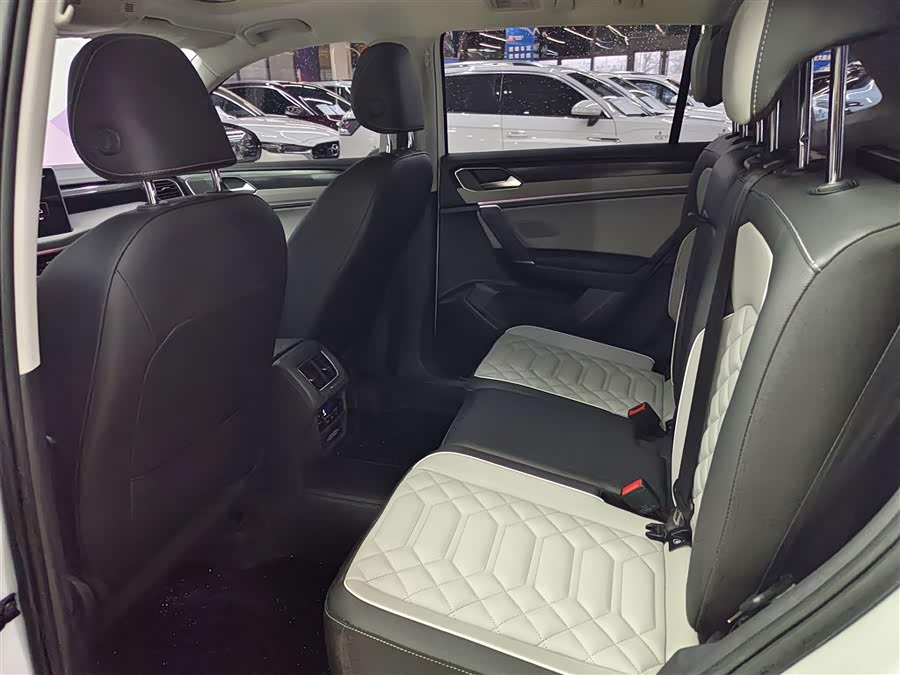 Volkswagen Tayron 2023 car image #12