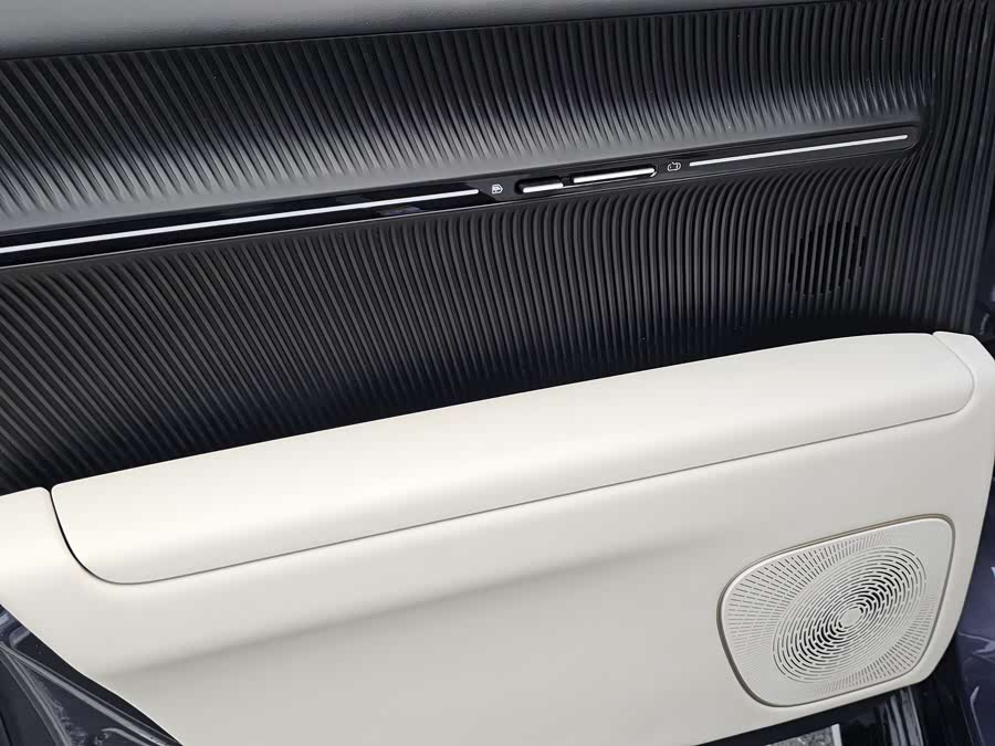 Avatr 12 2023 imagem de carro #12