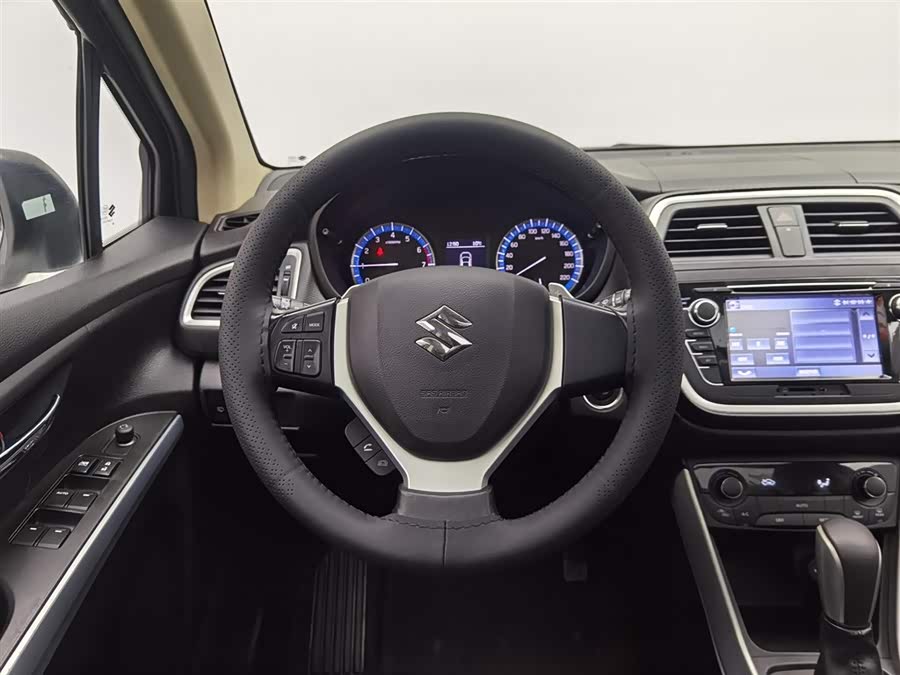 Suzuki S-Cross 2015 صورة سيارة #12