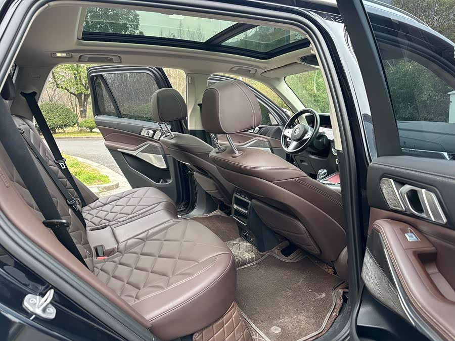 BMW X1 2022 car image #12
