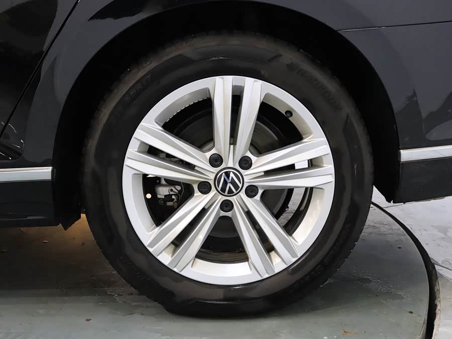 Volkswagen Magotan 2025 immagine di auto #12