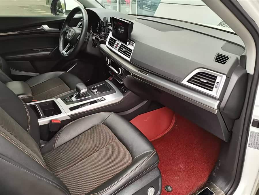 Audi Q5L 2019 car image #12