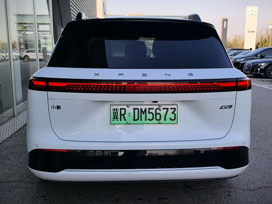 Xpeng G9 2025 صورة سيارة #12