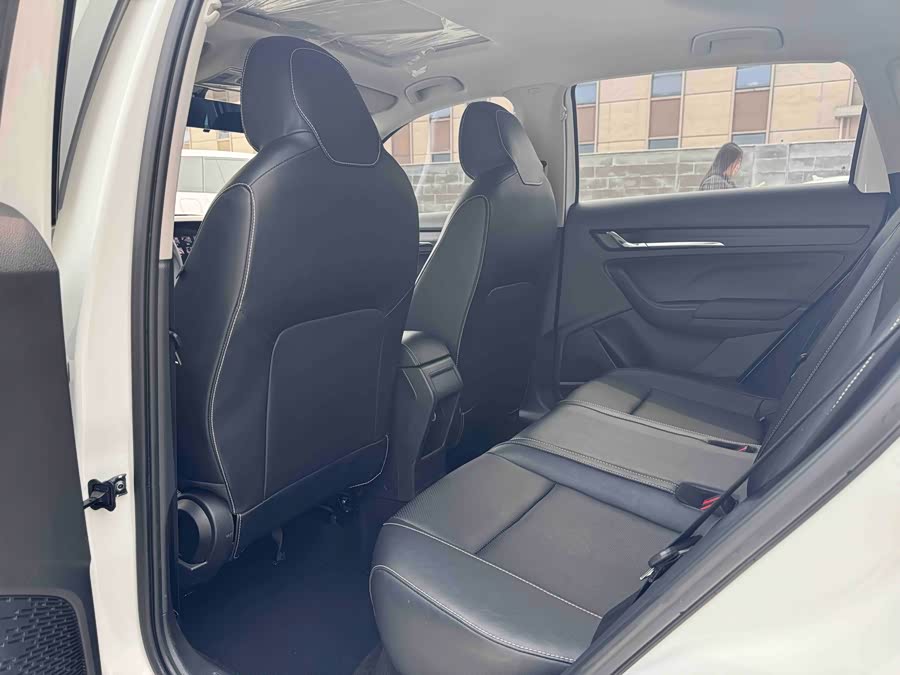 Skoda Kamiq 2022 imagen de coche #12