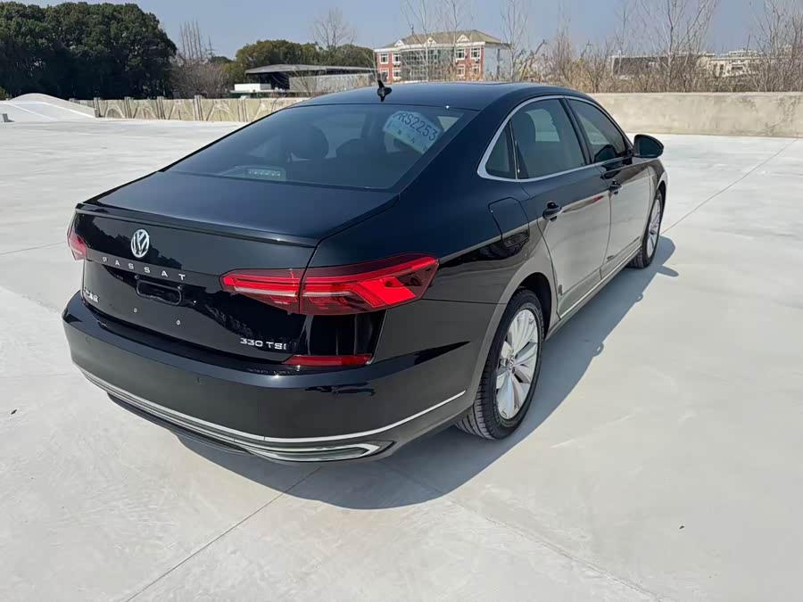 Volkswagen Passat 2020 car image #12