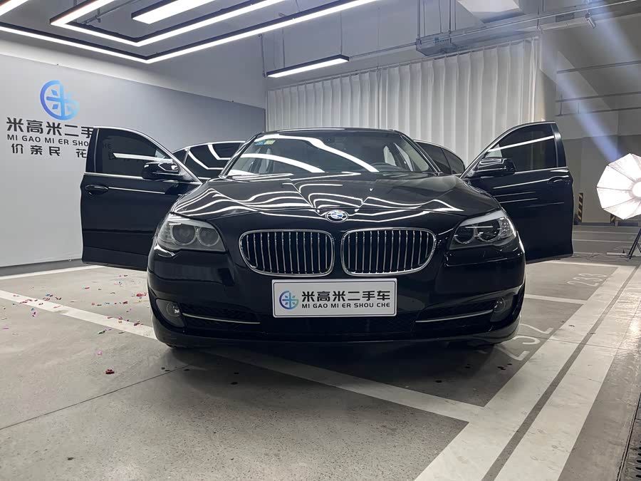 BMW 5 Series 2011 car image #12