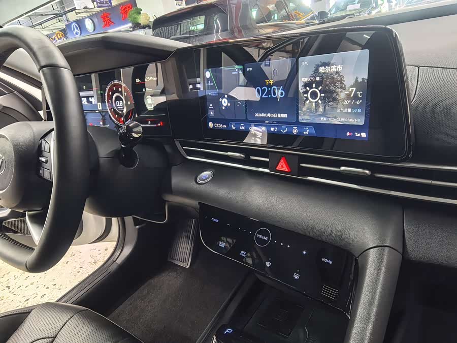 Hyundai Elantra 2023 immagine di auto #12