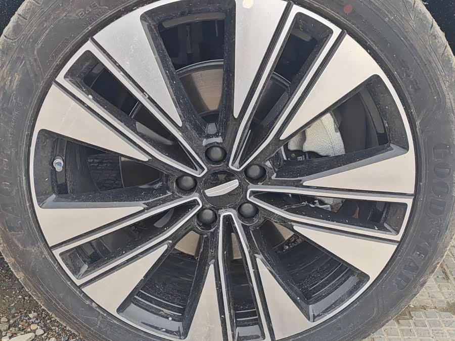 GEELY Boyue L 2025 car image #12