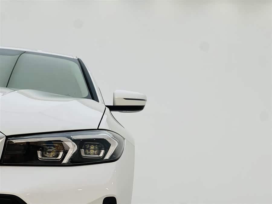 BMW 3 Series 2025 car image #12