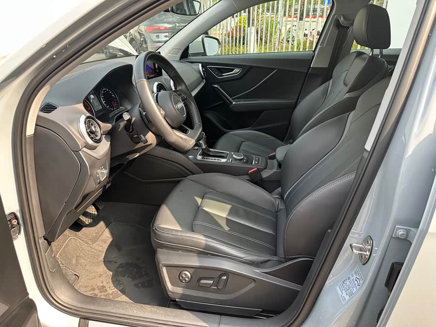 Audi Q2L 2024 car image #12