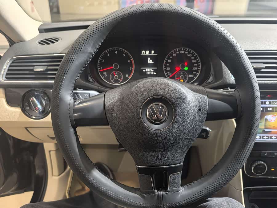 Volkswagen Passat 2013 صورة سيارة #12