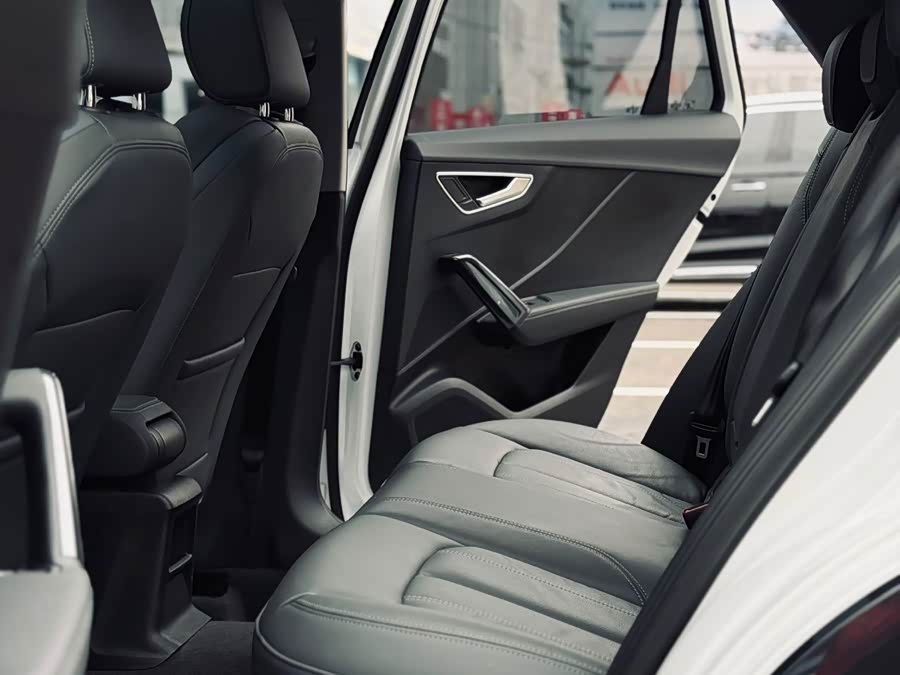 Audi Q2L 2024 imagem de carro #12