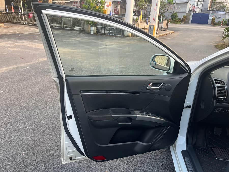 GEELY Emgrand Classic 2014 car image #12