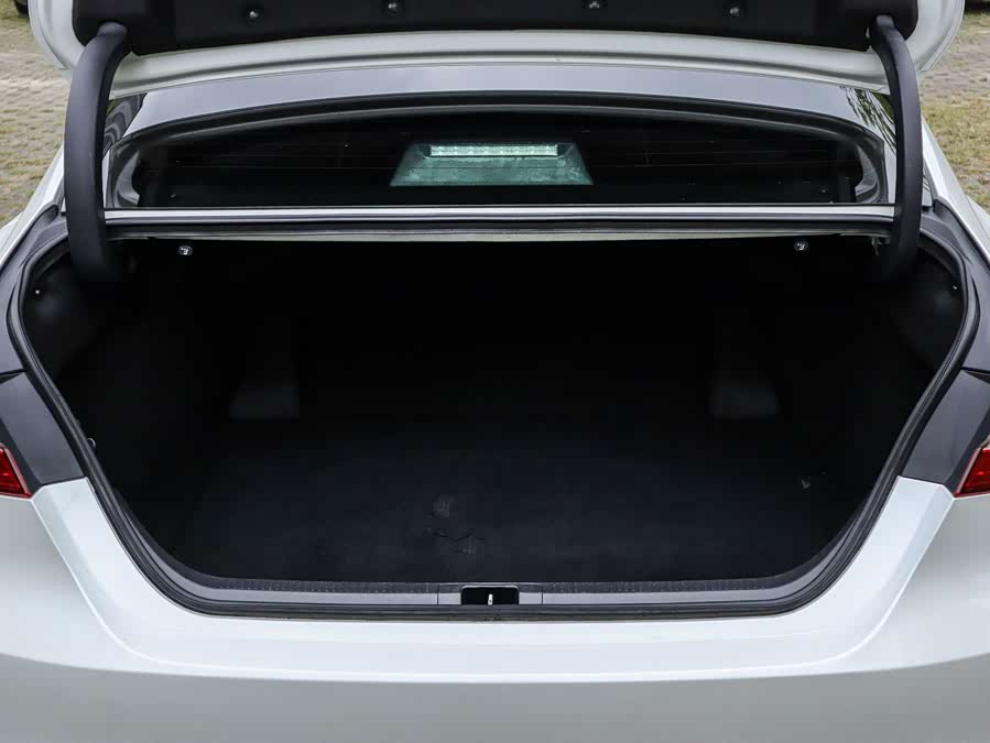 Toyota Camry 2020 car image #12