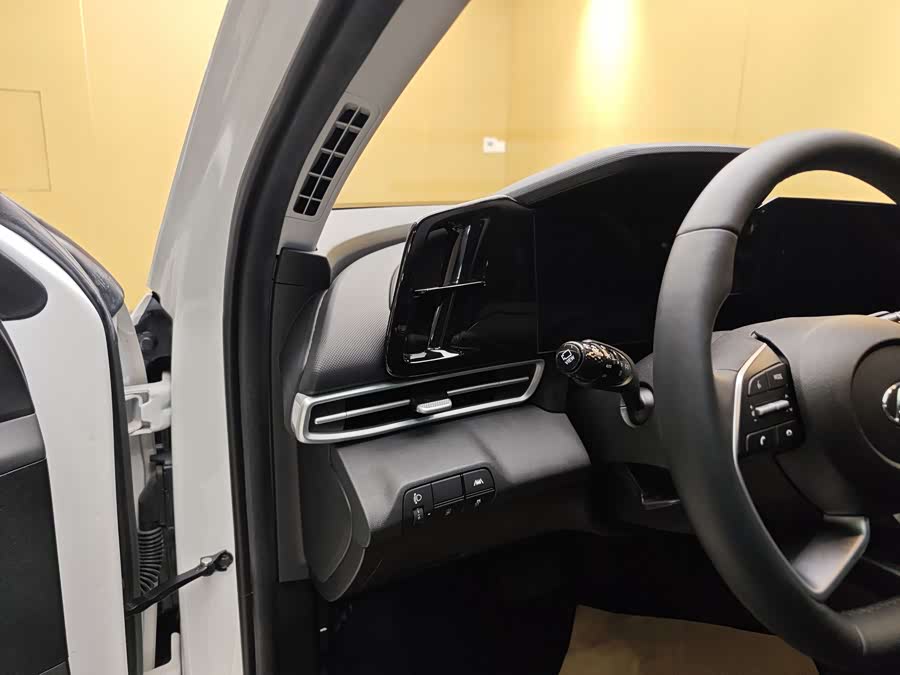 Hyundai Elantra 2023 immagine di auto #12