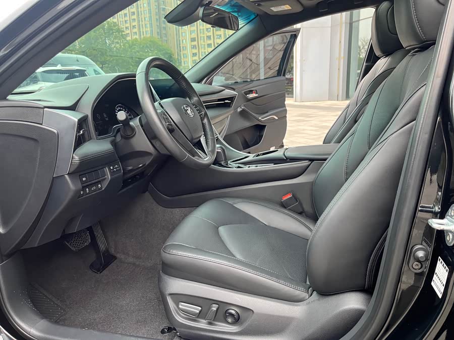 Toyota Avalon 2023 car image #12