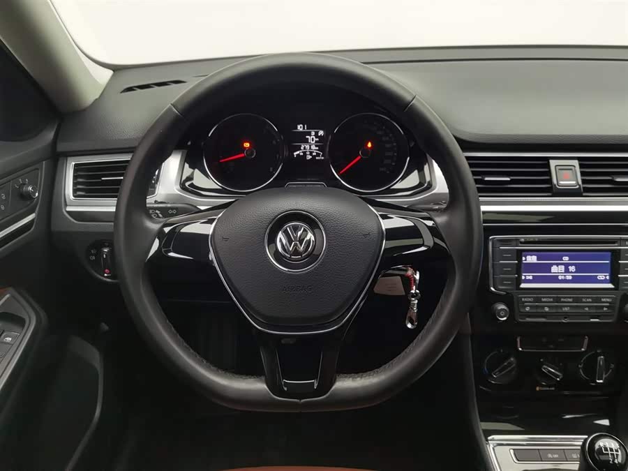 Volkswagen Bora 2016 car image #12