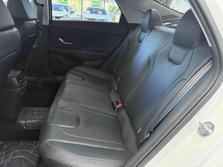 Hyundai Elantra 2023 car image #12