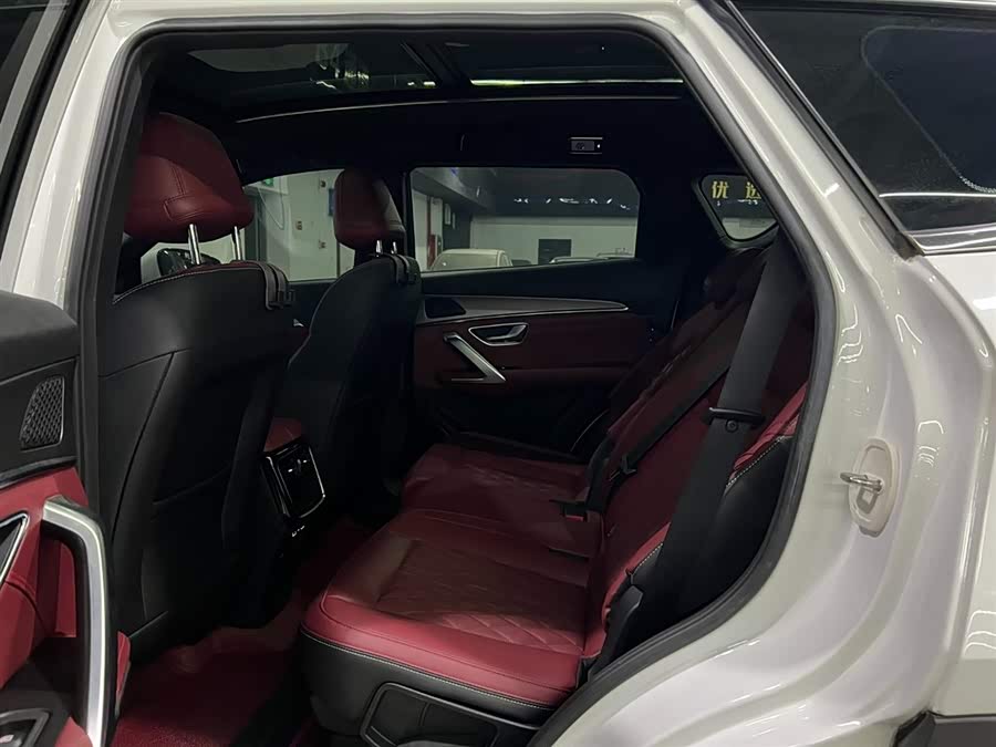 Jetour X70 PLUS 2024 car image #12