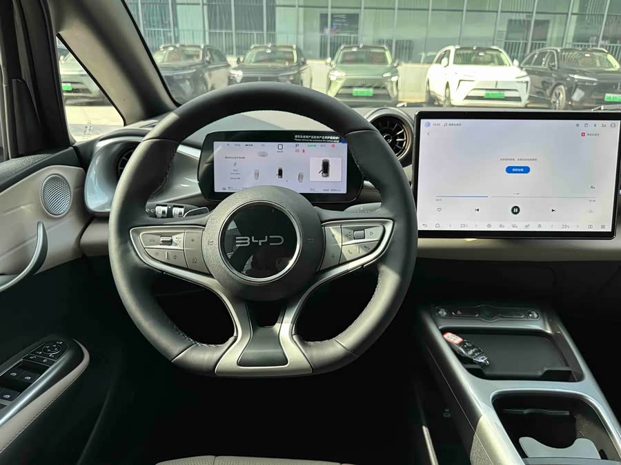 BYD Dolphin 2025 صورة سيارة #12