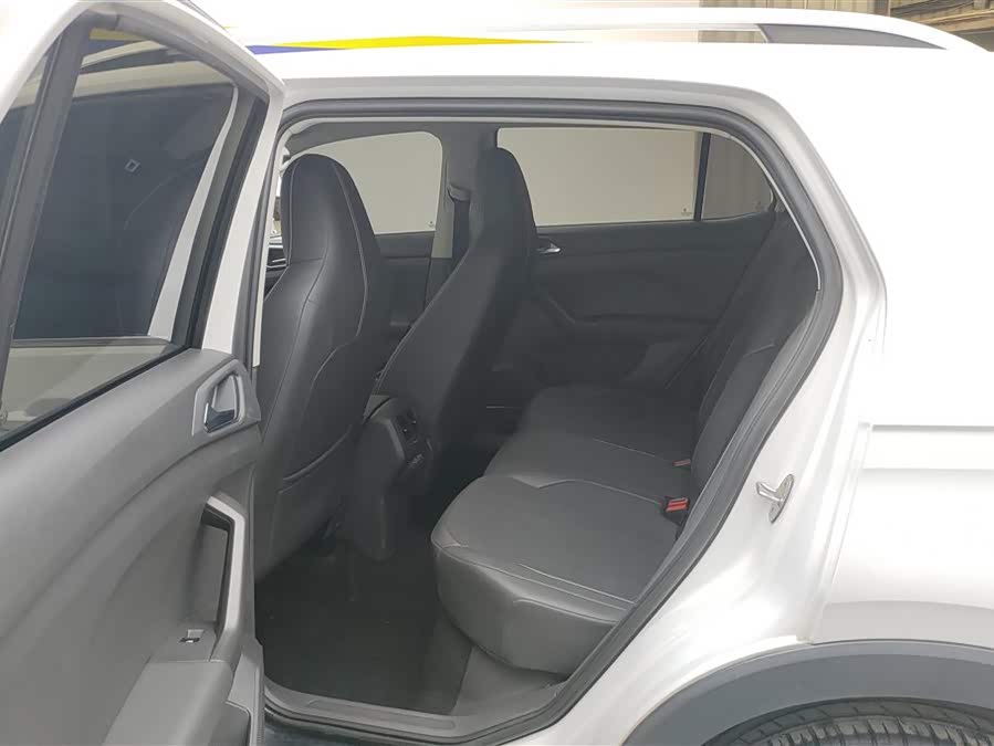 Volkswagen T-Cross 2020 #12 Volkswagen T-Cross 2020 car image #12