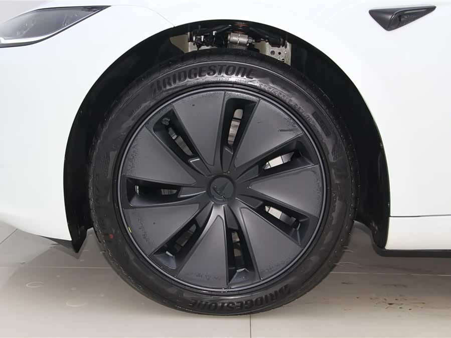 特斯拉 Model 3 2025 汽车图片 #12