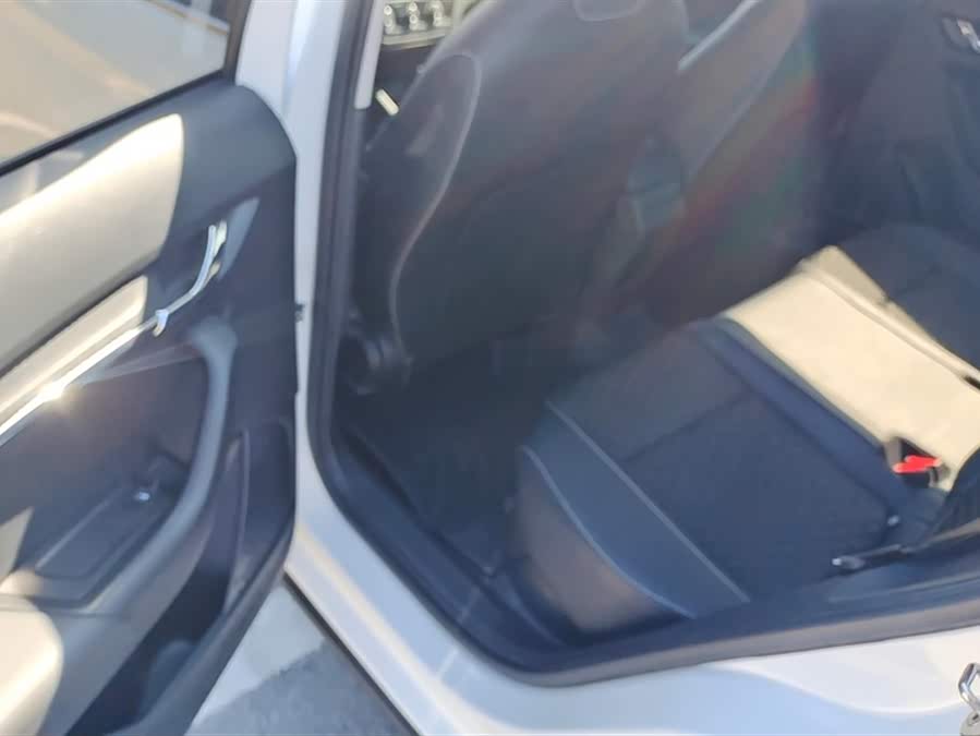 Skoda Kamiq 2021 صورة سيارة #12