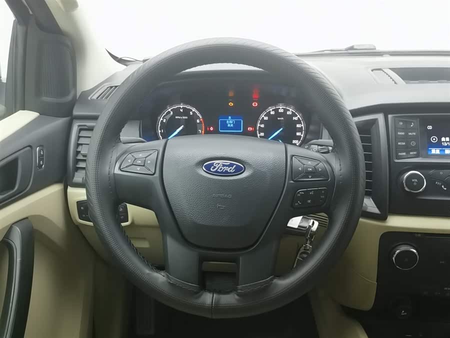 Ford Everest 2018 car image #12