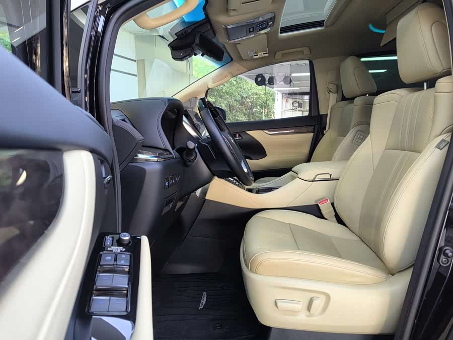 Toyota Vellfire 2022 car image #12