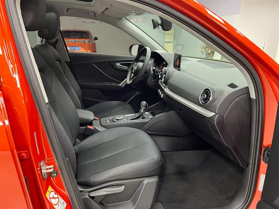 Audi Q2L 2021 car image #12