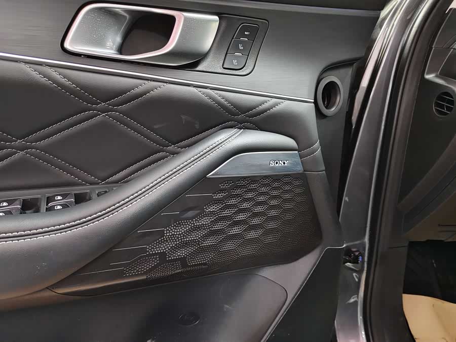 Changan UNI-K iDD 2023 car image #12