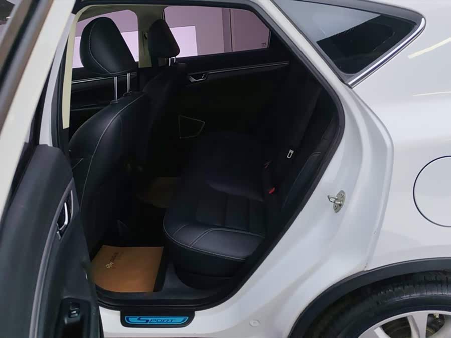 GEELY Emgrand GS 2018 car image #12