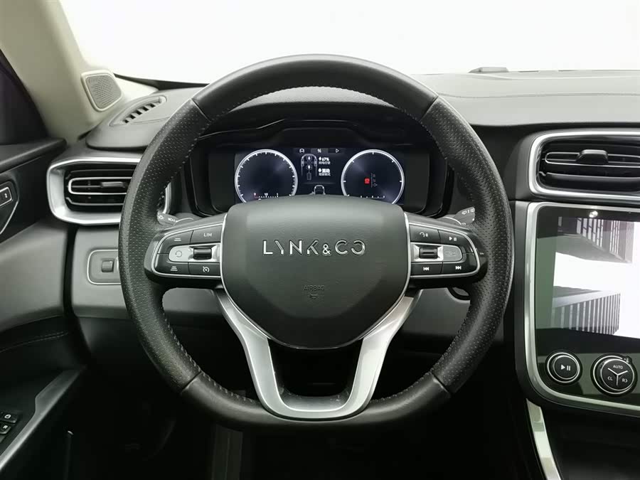 Lynk & Co 01 EM-P 2018 car image #12