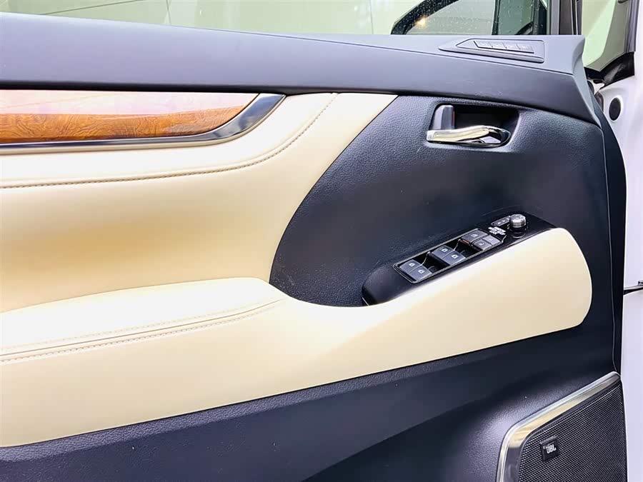 Toyota Alphard 2017 car image #12