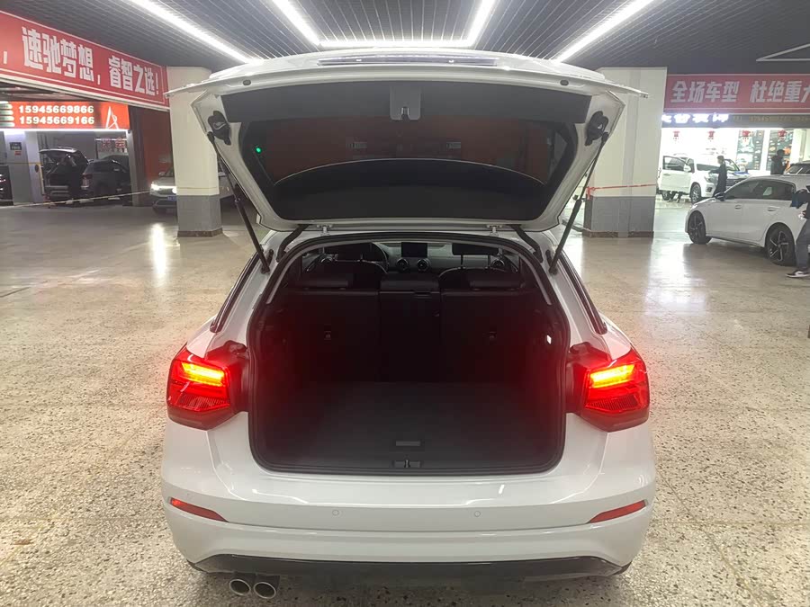 Audi Q2L 2021 car image #12