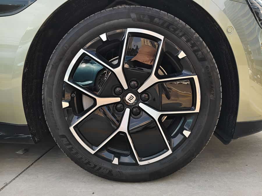 MI SU7 2025 car image #12