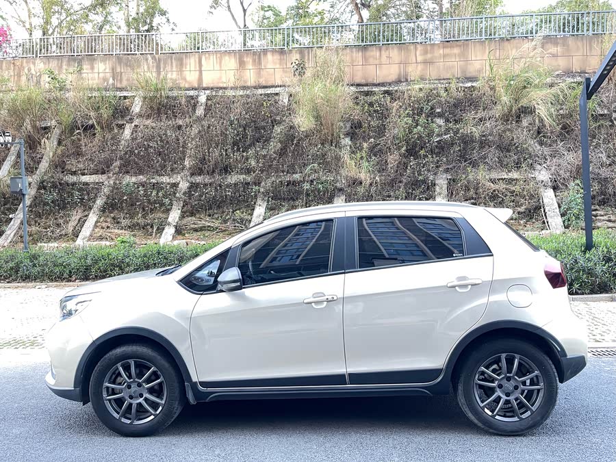 GEELY 2021 #12 GEELY 2021 car image #12